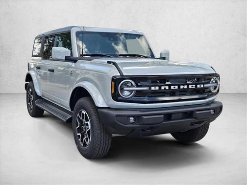 Avalanche Gray 2026 Ford Bronco Outer Banks
