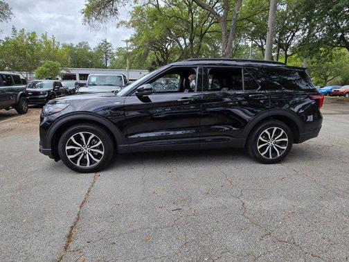 Agate Black Metallic 2026 Ford Explorer ST-Line