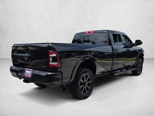 Diamond Black Crystal Pearlcoat 2022 RAM 3500 Laramie Crew Cab 4x4 8' Box