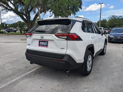 2020 Toyota RAV4 XLE