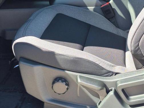 Oxford White 2026 Ford Bronco Base 4 Door 4x4