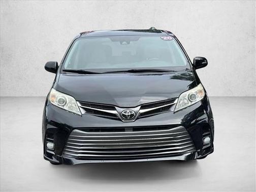 2020 Toyota Sienna XLE
