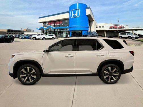 2025 Honda Pilot Touring 8-Passenger