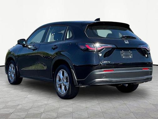 Crystal Black Pearl 2024 Honda HR-V LX