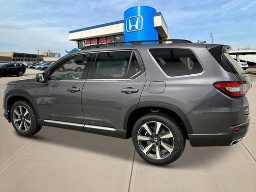 2025 Honda Pilot Touring 8-Passenger