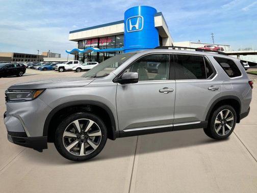 2025 Honda Pilot Touring 8-Passenger