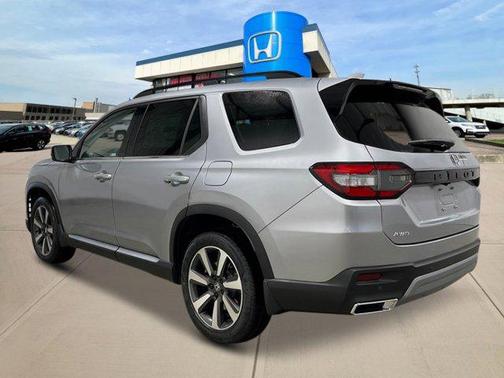 2025 Honda Pilot Touring 8-Passenger