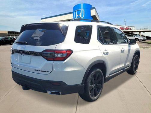 2025 Honda Pilot AWD Black Edition