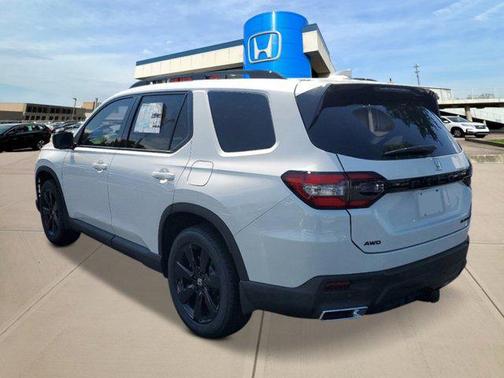 2025 Honda Pilot AWD Black Edition