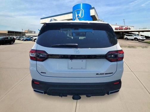 2025 Honda Pilot AWD Black Edition