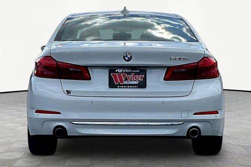 White Metallic 2018 BMW 530e iPerformance