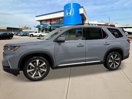 2025 Honda Pilot Touring 8-Passenger