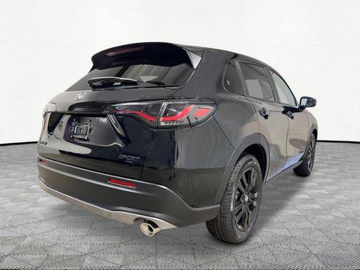 Crystal Black Pearl 2027 Honda HR-V Sport