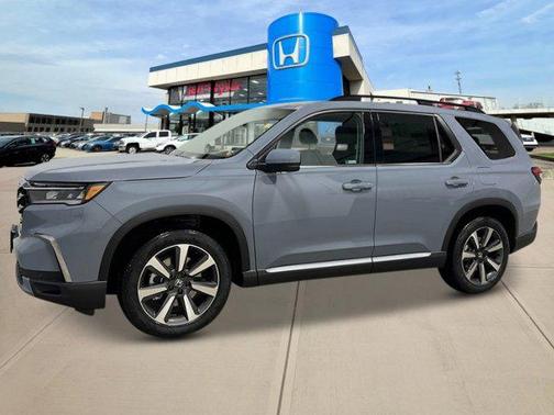 2025 Honda Pilot Touring 8-Passenger
