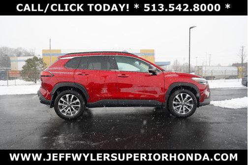 2025 Toyota Corolla Cross XLE