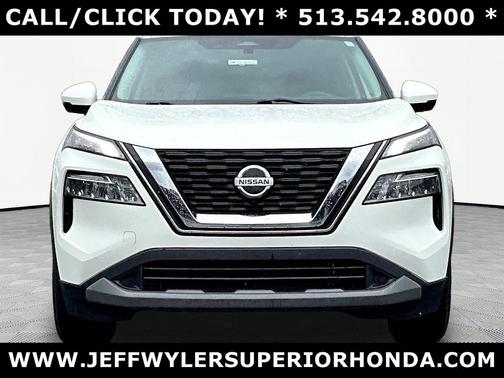 Pearl White Tricoat 2021 Nissan Rogue SV