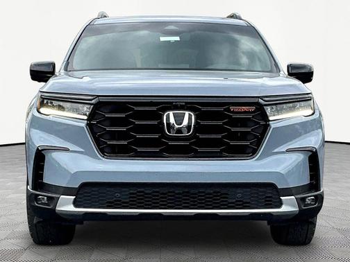 Sonic Gray Pearl 2024 Honda Pilot TrailSport