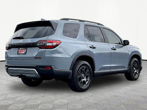 Sonic Gray Pearl 2024 Honda Pilot TrailSport