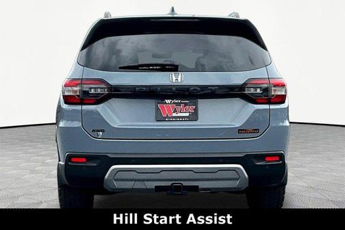 Sonic Gray Pearl 2024 Honda Pilot TrailSport