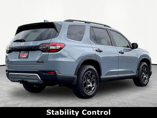 Sonic Gray Pearl 2024 Honda Pilot TrailSport