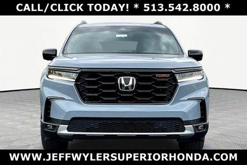 Sonic Gray Pearl 2024 Honda Pilot TrailSport