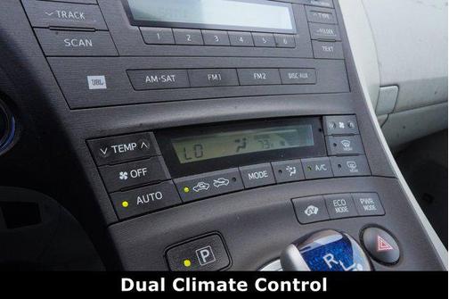 2010 Toyota Prius III