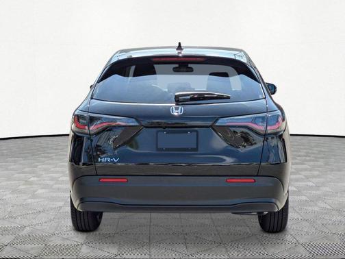 Crystal Black Pearl 2027 Honda HR-V LX