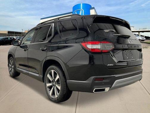 2025 Honda Pilot Touring 8-Passenger