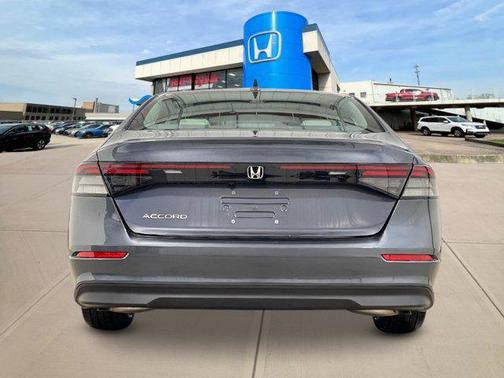 2025 Honda Accord LX 1.5T
