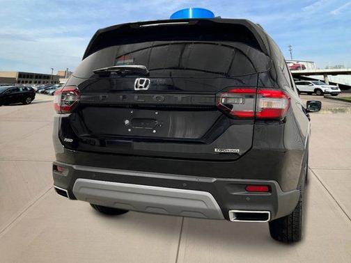 2025 Honda Pilot Touring 8-Passenger