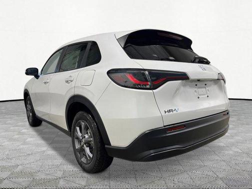 Platinum White Pearl 2026 Honda HR-V LX