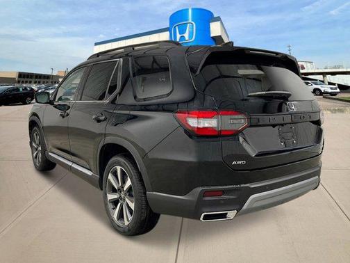 2025 Honda Pilot Touring 8-Passenger