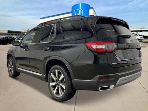2025 Honda Pilot Touring 8-Passenger