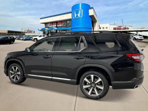 2025 Honda Pilot Touring 8-Passenger