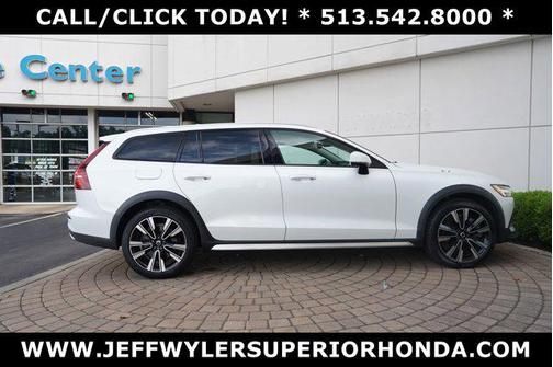 2020 Volvo V60 Cross Country T5