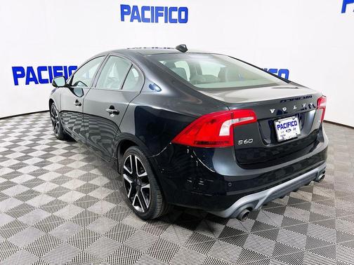 Onyx Black Metallic 2017 Volvo S60 T5 Dynamic