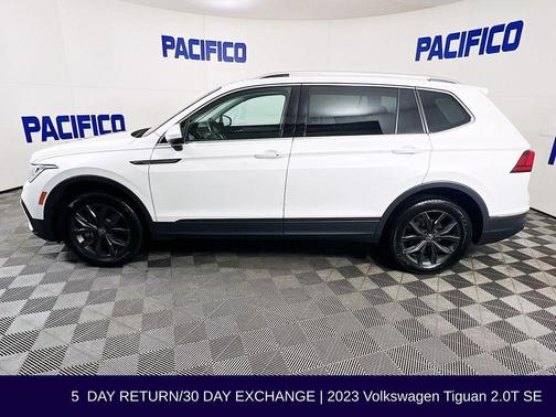 Opal White Pearl Effect 2023 Volkswagen Tiguan 2.0T SE