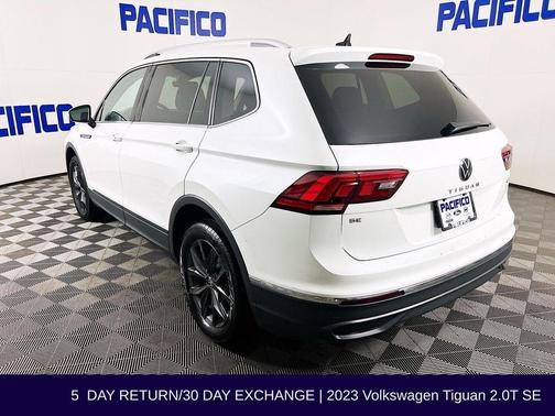 Opal White Pearl Effect 2023 Volkswagen Tiguan 2.0T SE