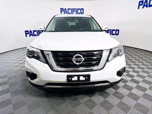 2020 Nissan Pathfinder SV