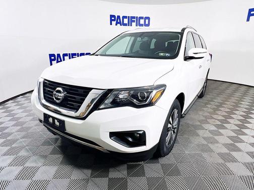 2020 Nissan Pathfinder SV