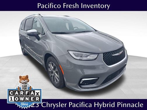 2023 Chrysler Pacifica Hybrid Pinnacle