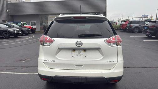Moonlight White 2015 Nissan Rogue SV