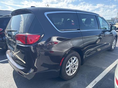 2017 Chrysler Pacifica Touring
