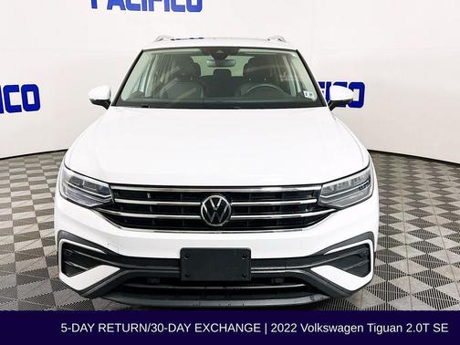 Pure White 2022 Volkswagen Tiguan 2.0T SE