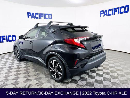 2022 Toyota C-HR XLE