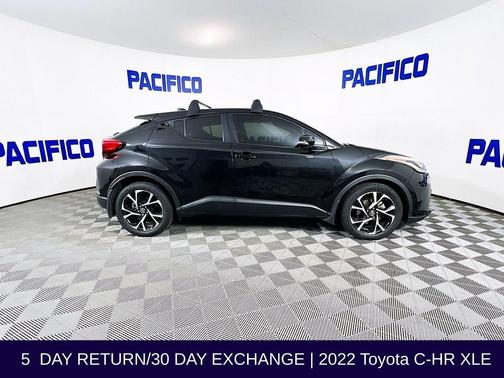 2022 Toyota C-HR XLE