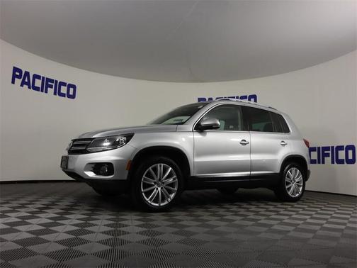 Photo 5 of 22 of 2012 Volkswagen Tiguan SE