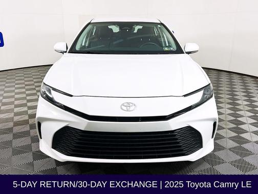 Ice 2025 Toyota Camry LE