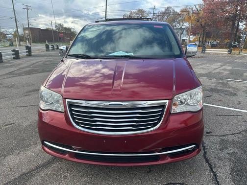 2013 Chrysler Town & Country Touring-L