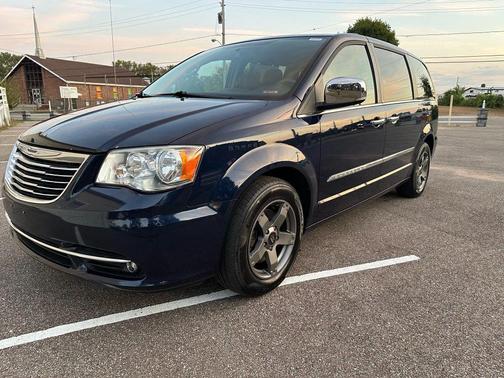 2013 Chrysler Town & Country Touring-L